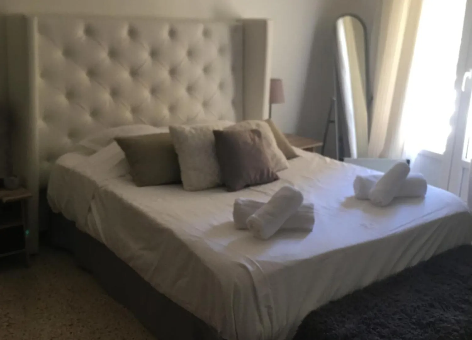 Chateauneuf Du Pape - Chez Marie Dans Logement Ancien Atypique - 1 Chambre - 1 Balcon Avec Vue - 1 Salle D'Eau Privee Гостевой дом Шатонёф-дю-Пап