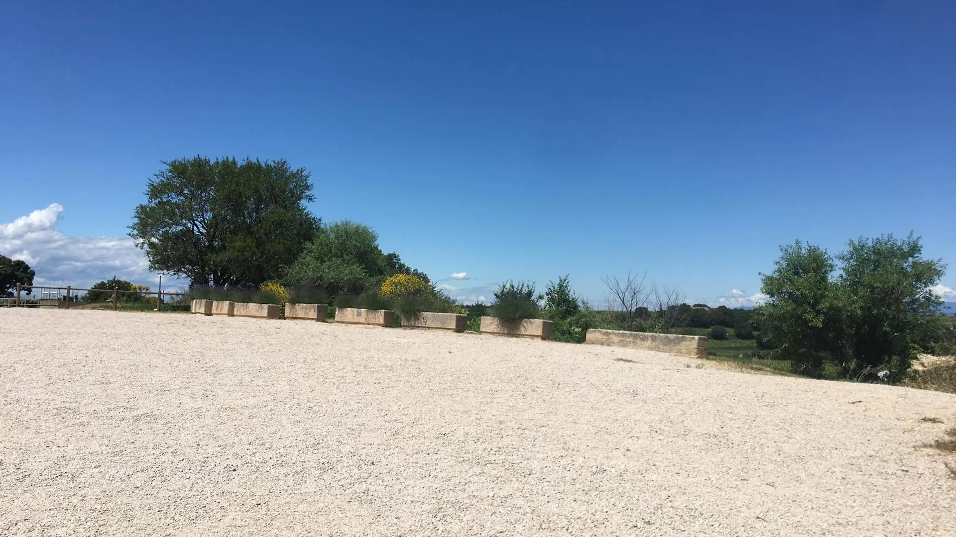 Гостевой дом Chateauneuf Du Pape - Chez Marie Dans Logement Ancien Atypique - 1 Chambre - 1 Balcon Avec Vue - 1 Salle D'Eau Privee Франция